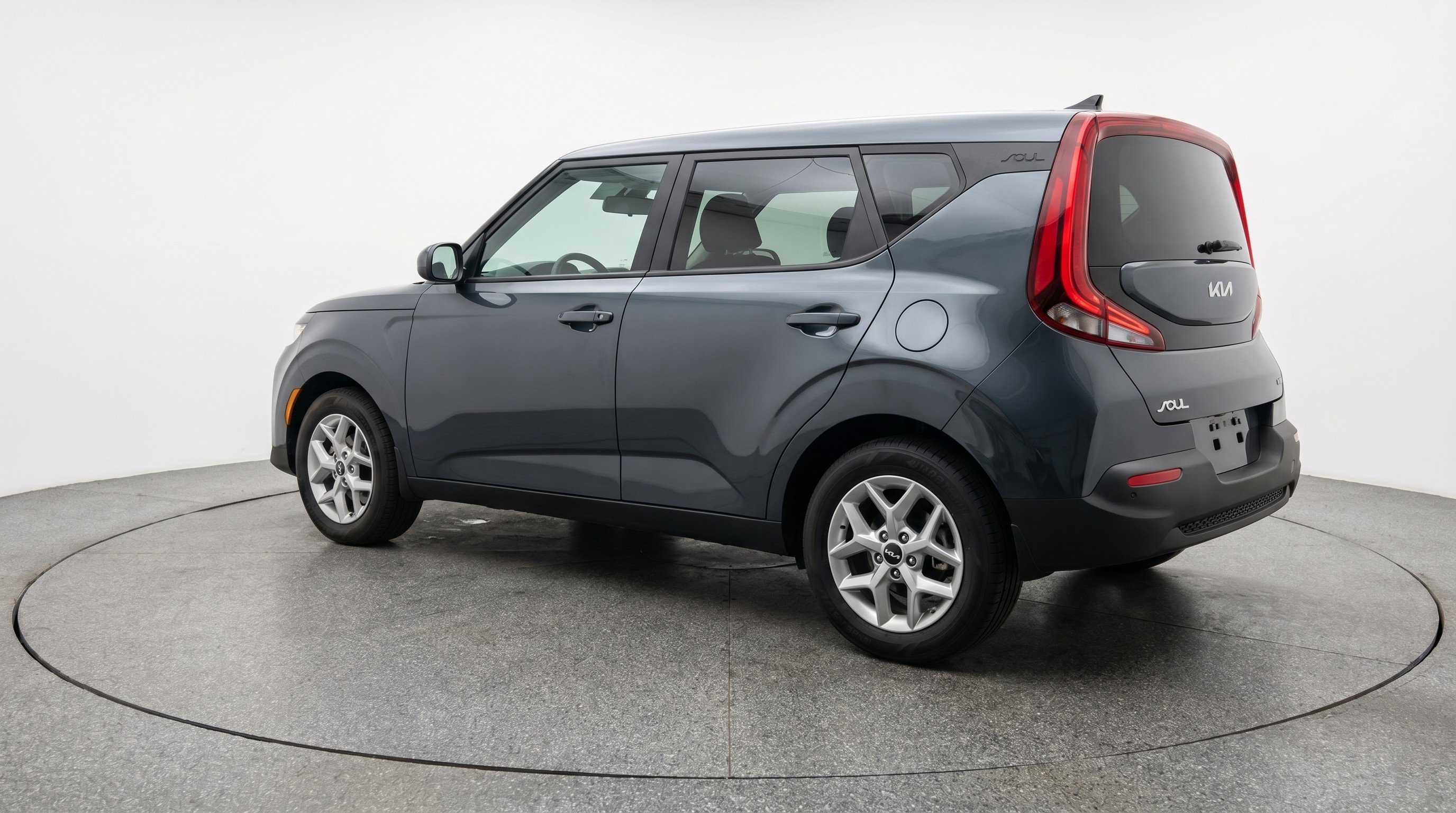 Used 2025 Kia Soul LX w/ LX Technology Package FWD image 6