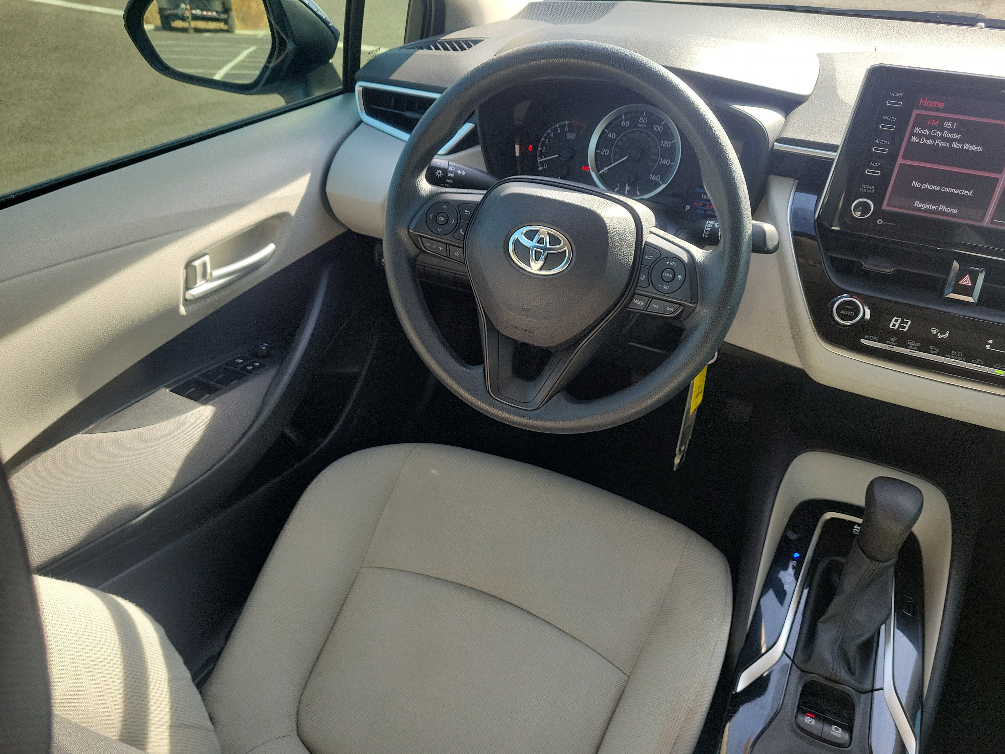 Used 2021 Toyota Corolla LE image 10