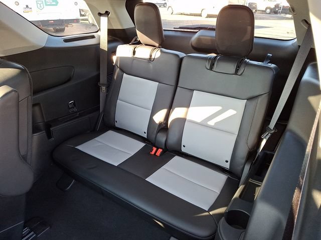 Used 2023 Ford Explorer XLT w/ Equipment Group 202A AWD/4WD image 14