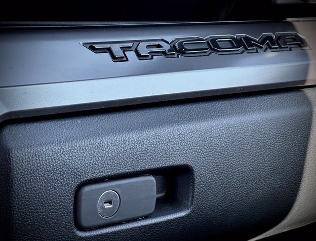 Used 2025 Toyota Tacoma TRD Off-Road AWD/4WD image 28