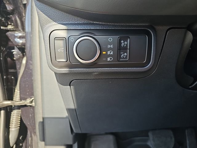 Used 2025 Ford Explorer Active image 31