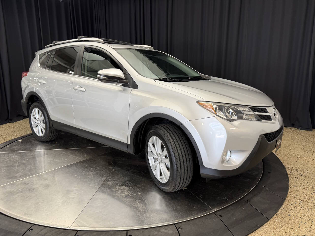Used 2013 Toyota RAV4 Limited AWD/4WD image 11