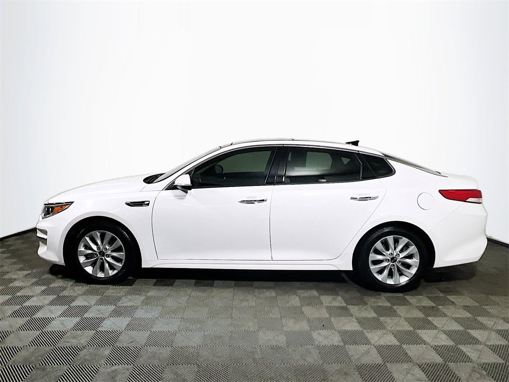 Used 2016 Kia Optima EX w/ Premium Package image 5