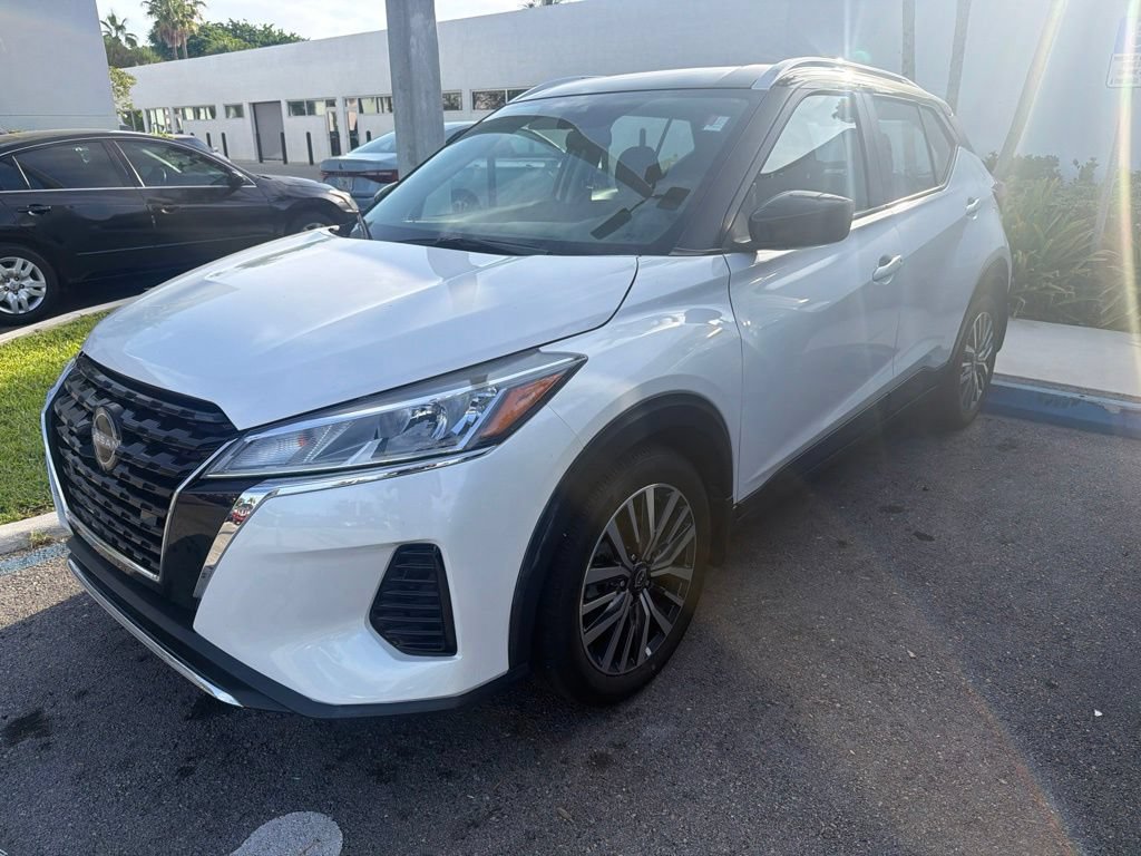 Used 2022 Nissan Kicks SV FWD image 3