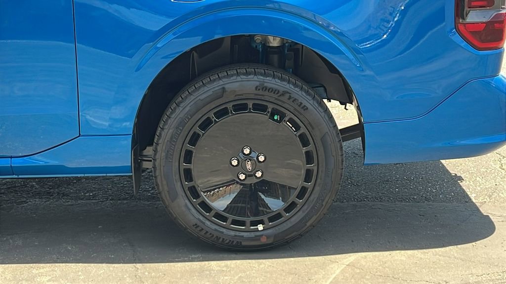 New 2025 Ford Maverick Lobo image 8