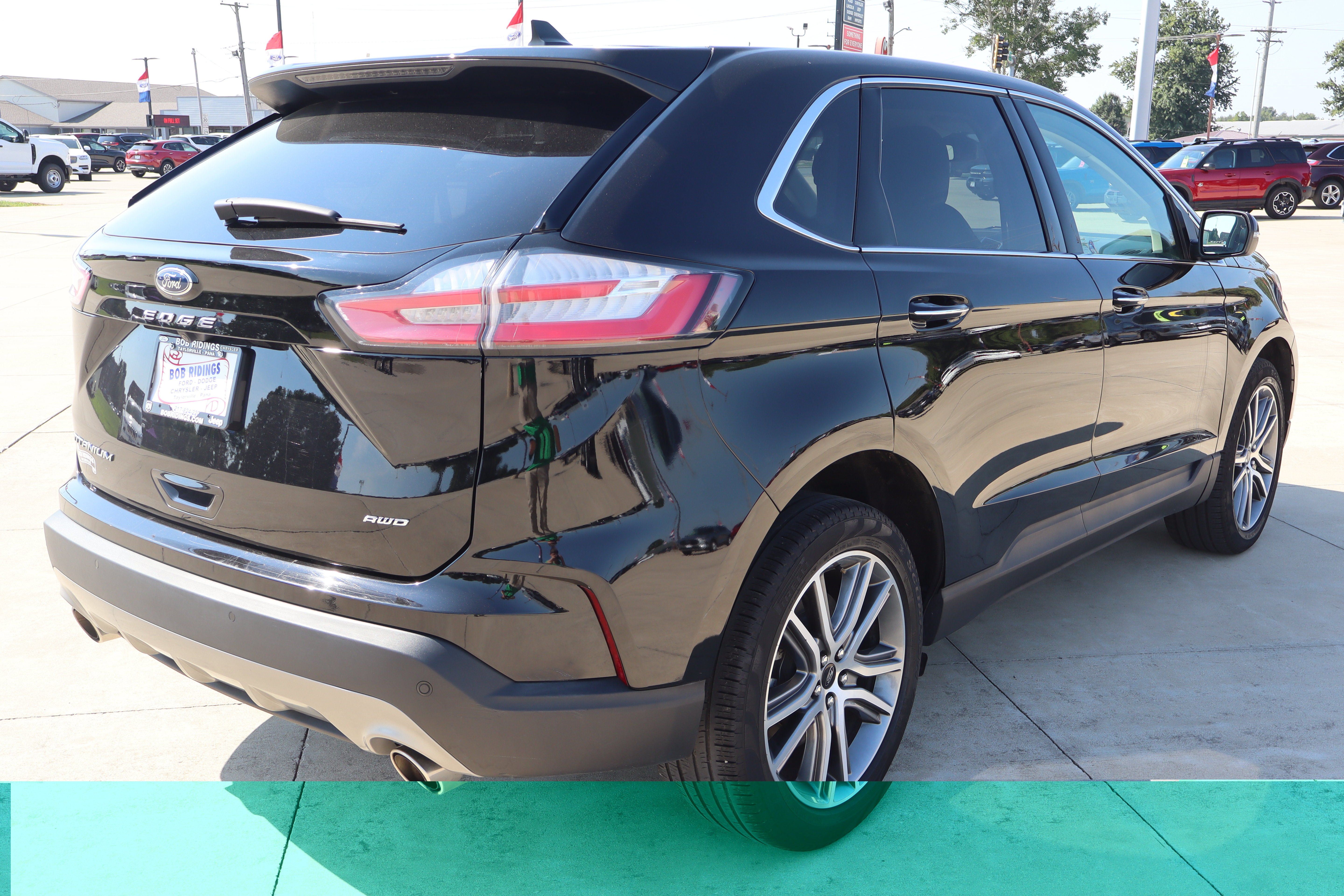 Used 2024 Ford Edge Titanium w/ Equipment Group 301A AWD/4WD image 5