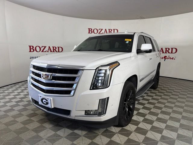 Used 2018 Cadillac Escalade Luxury AWD/4WD image 4
