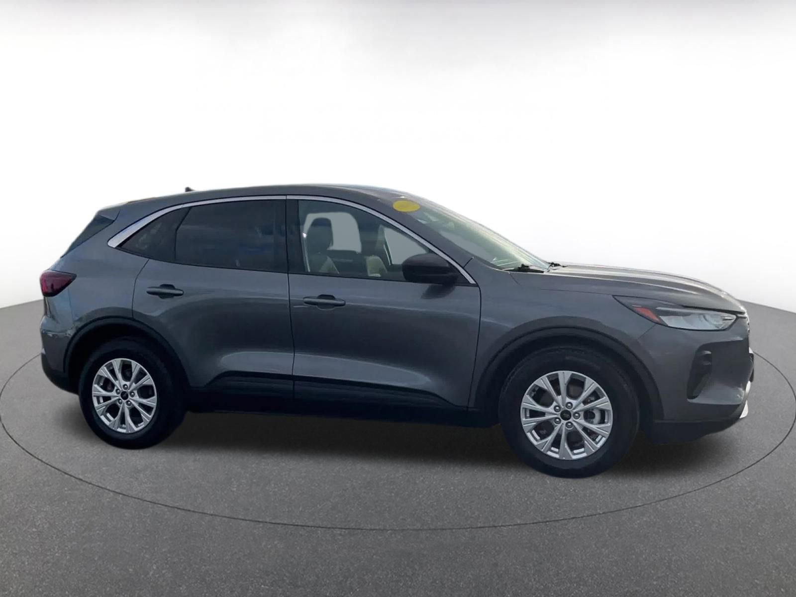 Used 2023 Ford Escape Active image 16