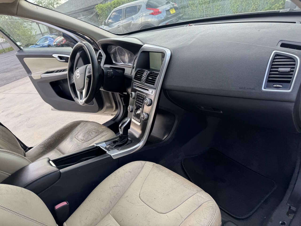 Used 2016 Volvo XC60 T6 w/ Proximity Package image 36