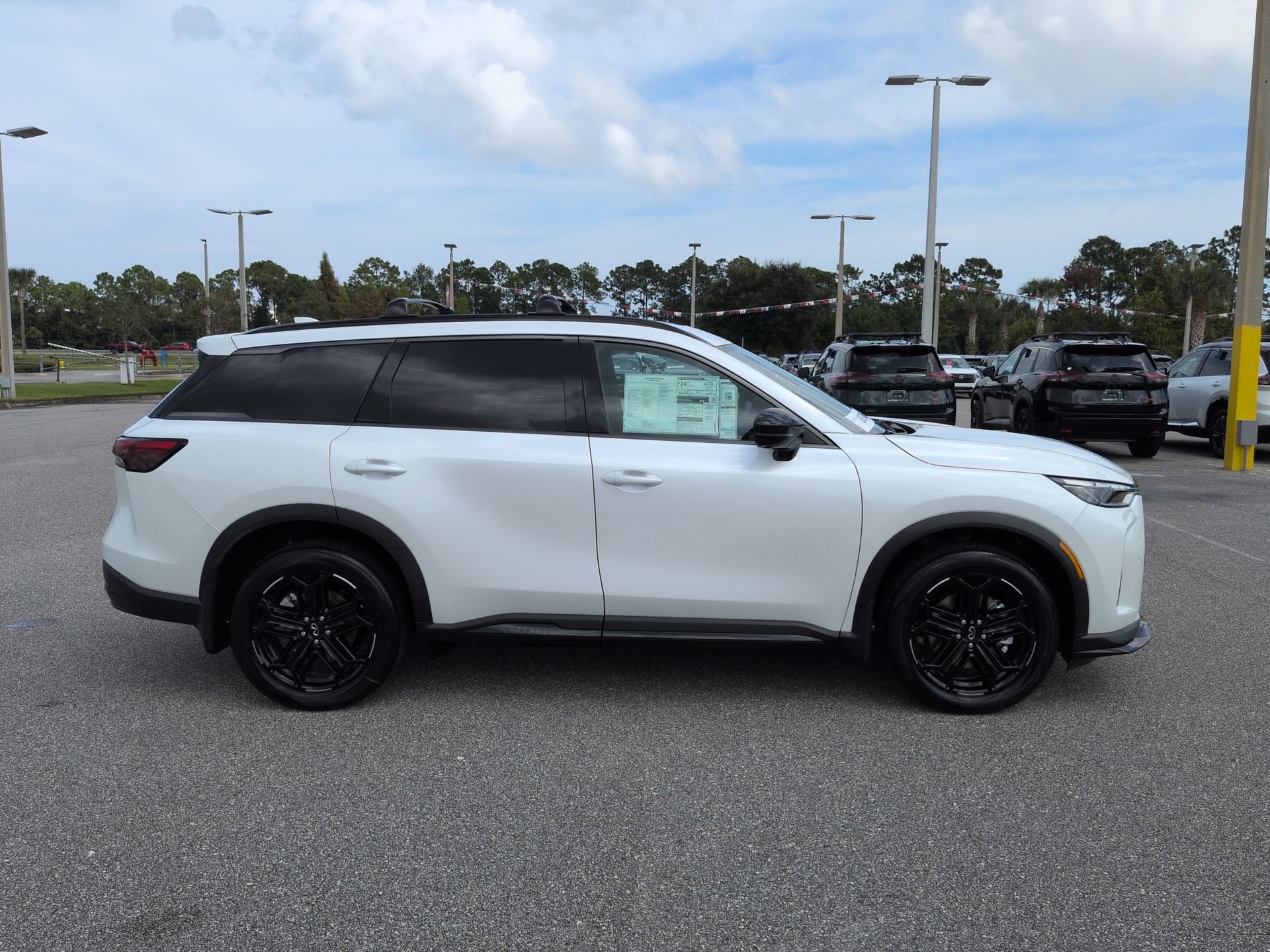 New 2027 INFINITI QX60 Sport w/ Dark Cargo Package AWD/4WD image 4