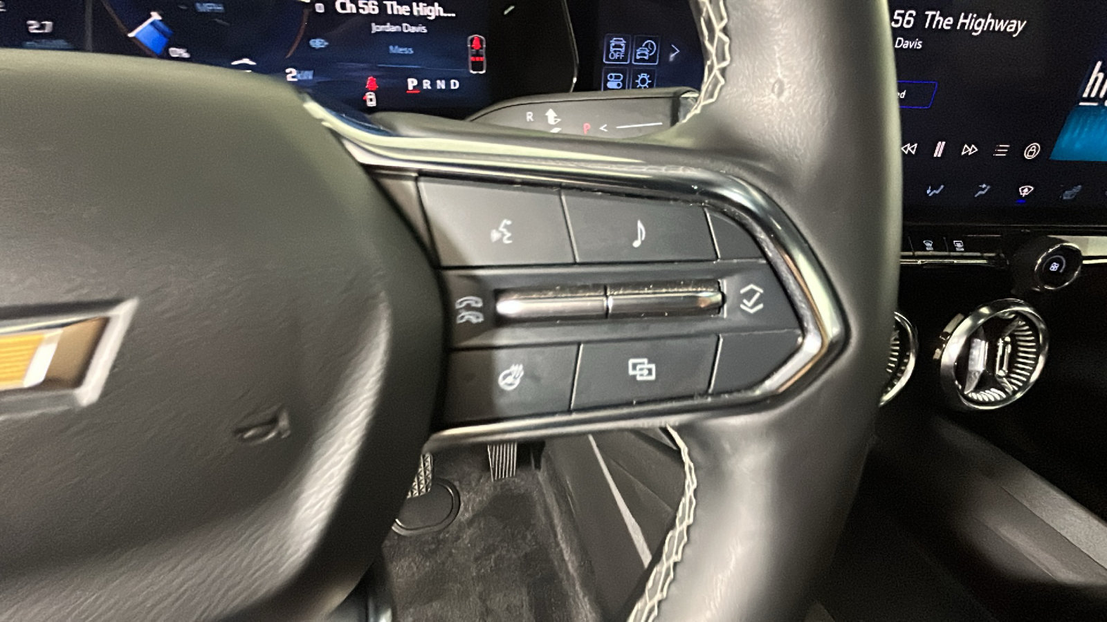 Used 2024 Chevrolet Blazer EV LT AWD/4WD image 21