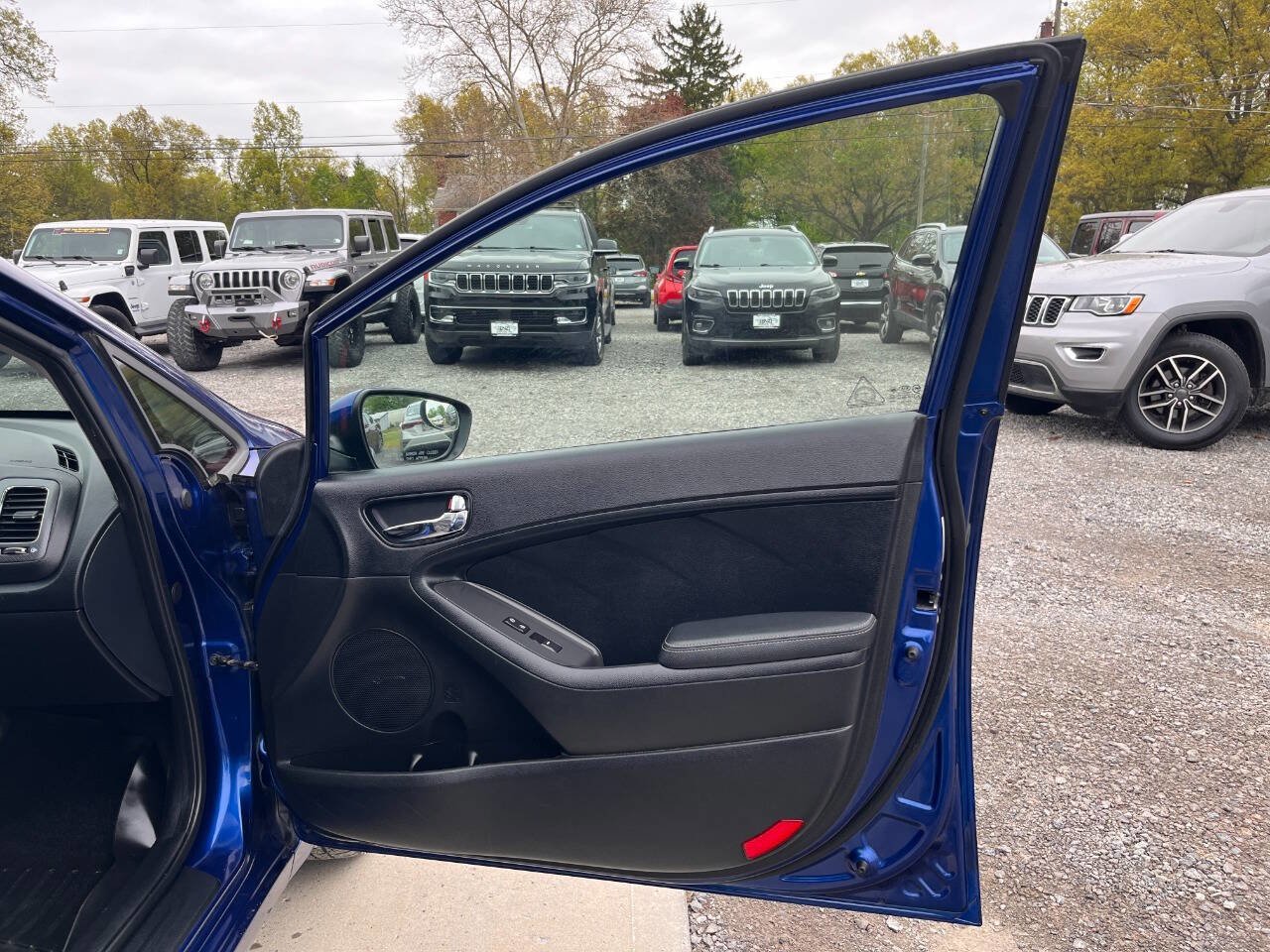 Used 2018 Kia Forte S FWD image 9