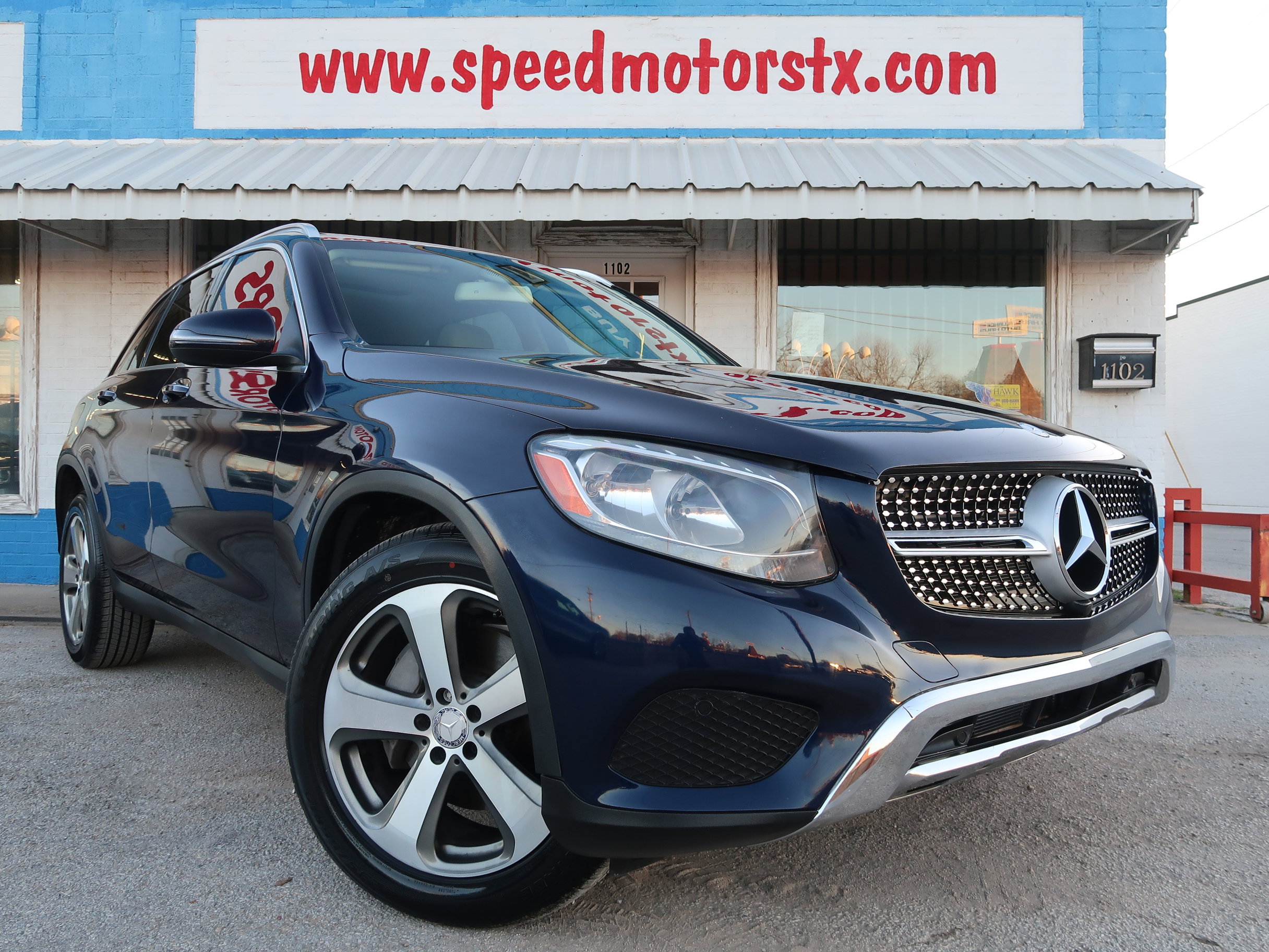 Used 2016 Mercedes-Benz GLC 300 image 2