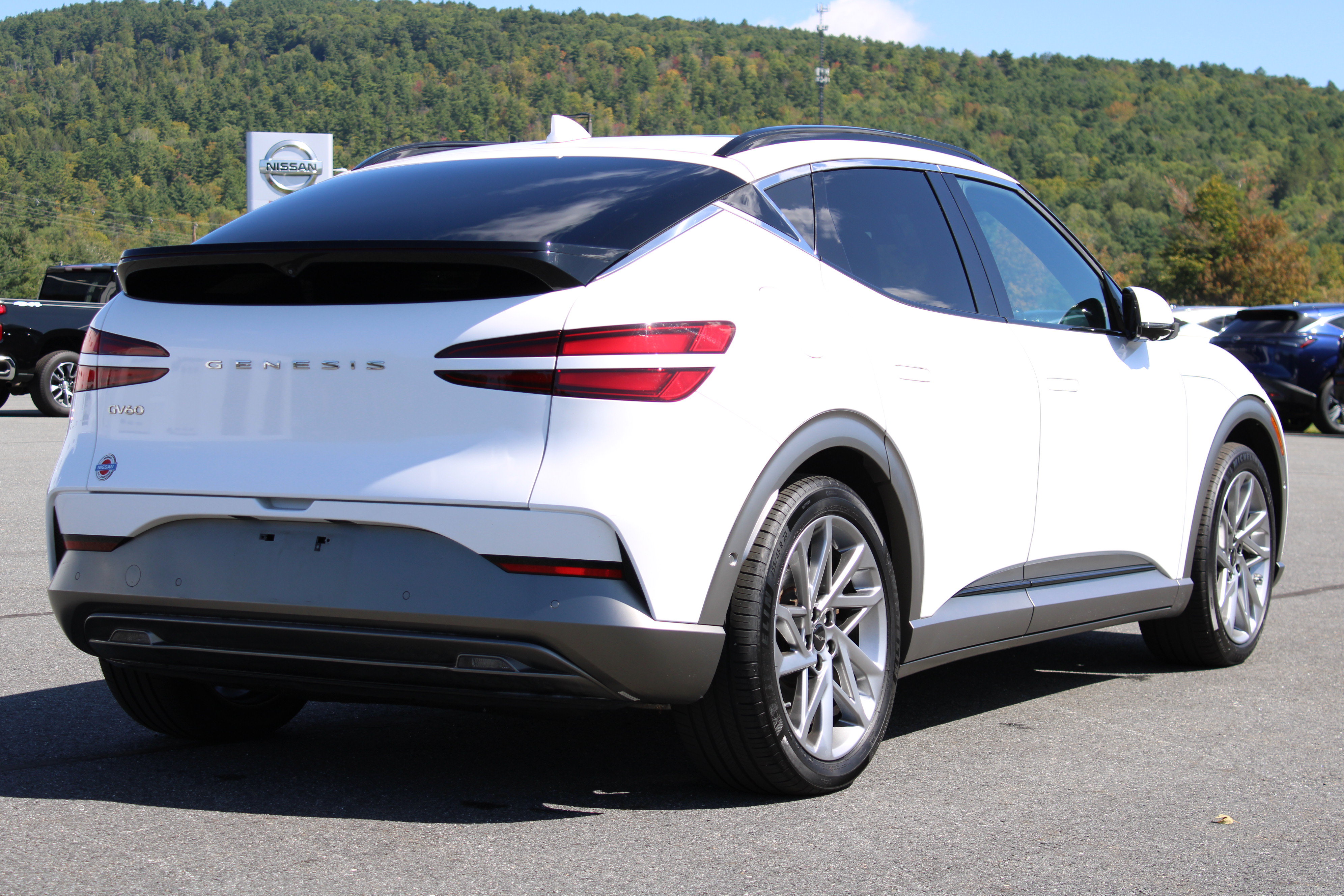 Used 2023 Genesis GV60 Advanced AWD/4WD image 7