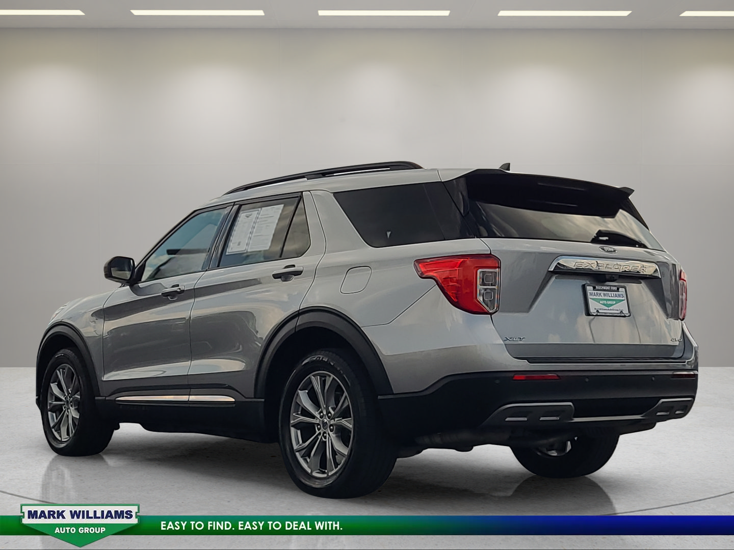 Certified 2023 Ford Explorer XLT w/ Equipment Group 202A AWD/4WD image 6