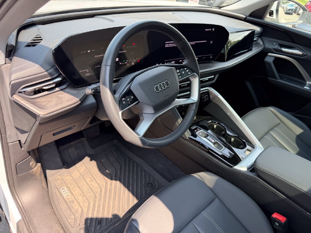 Certified 2025 Audi Q5 Premium w/ Convenience Package AWD/4WD image 17