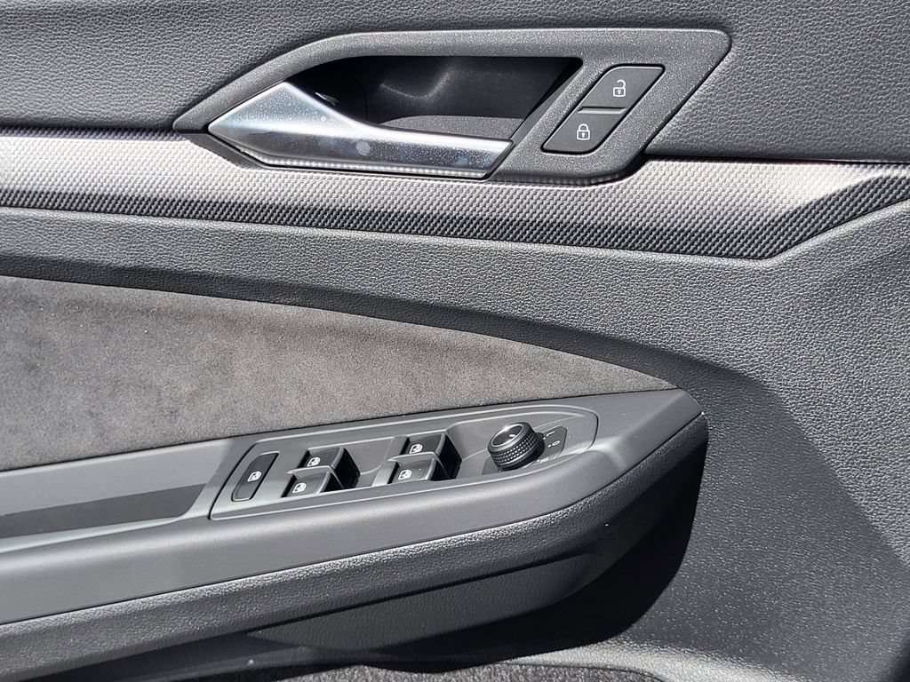 New 2026 Volkswagen Golf SE FWD image 15