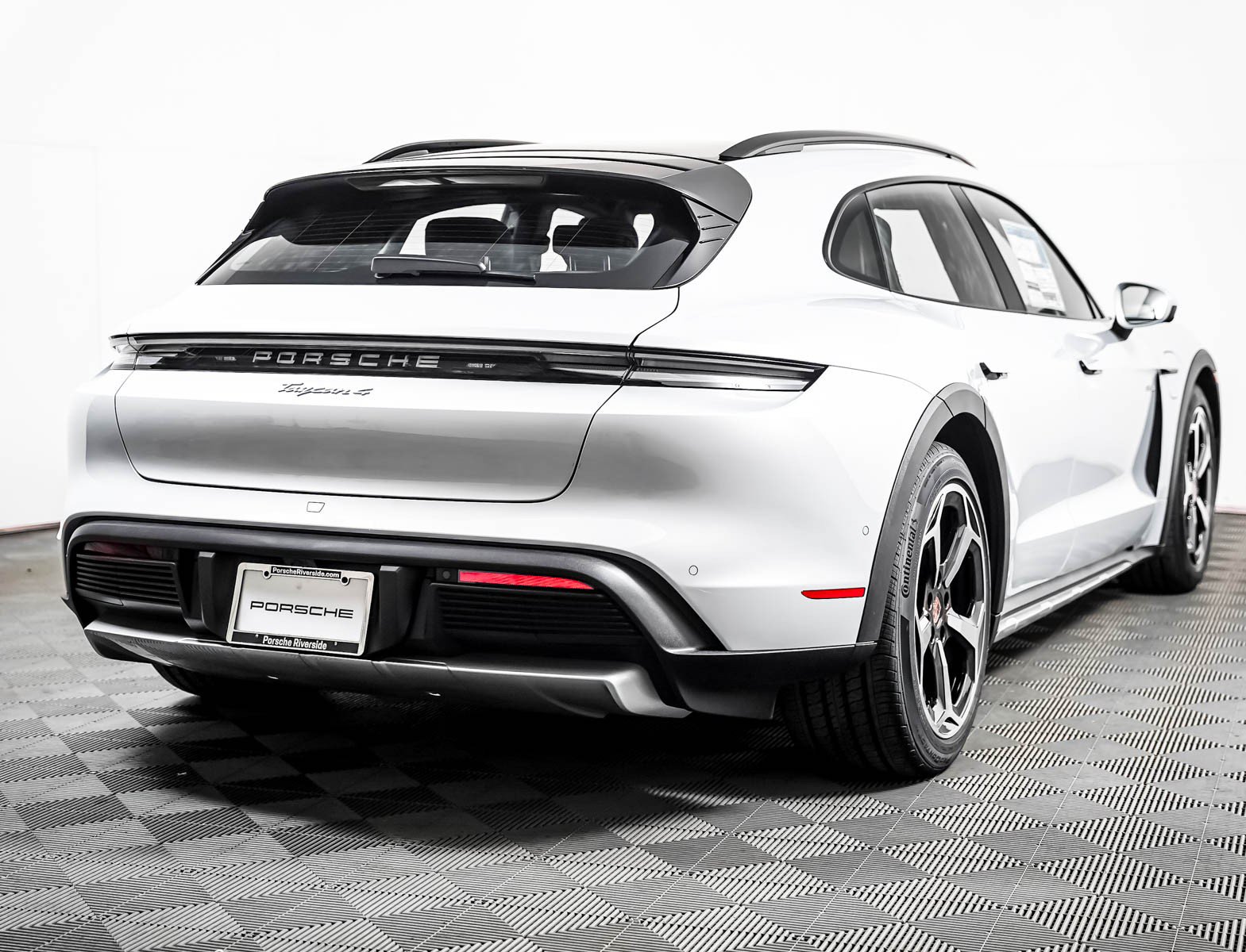 New 2026 Porsche Taycan 4 Cross Turismo AWD/4WD image 10