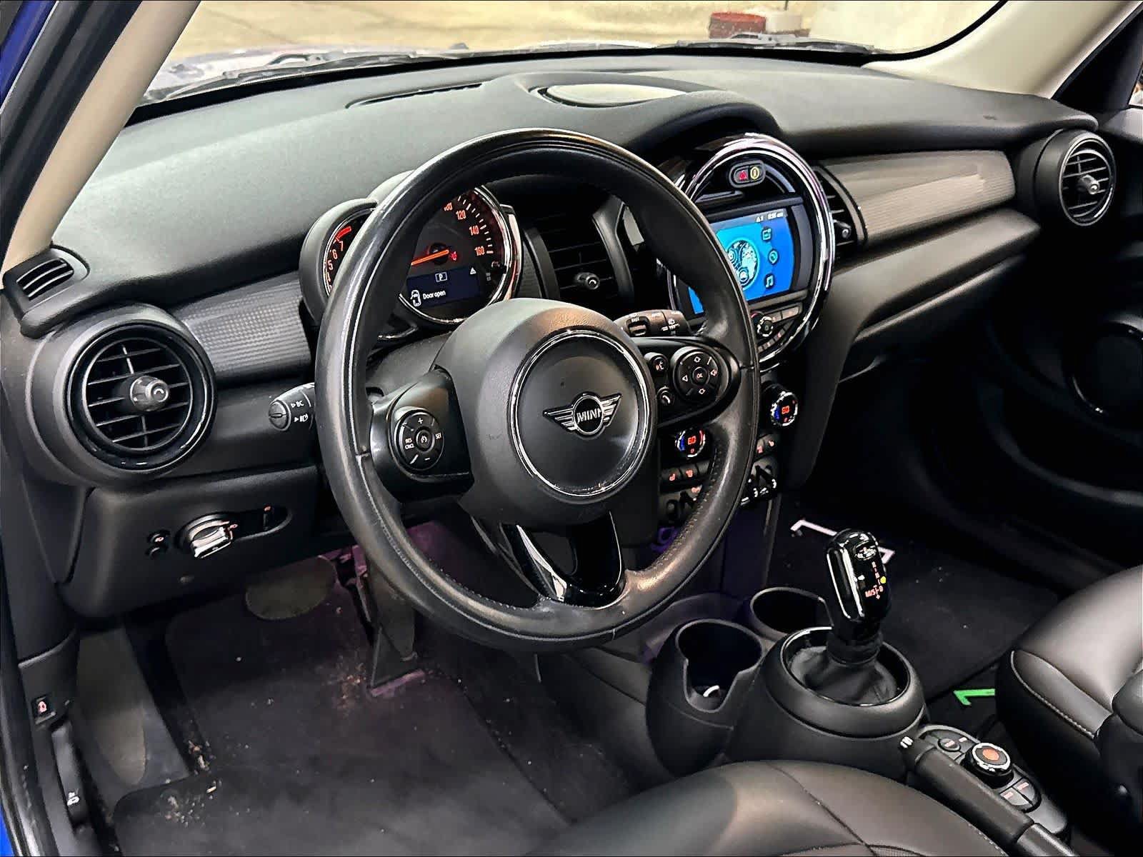 Used 2020 MINI Cooper 4-Door Hardtop FWD image 16