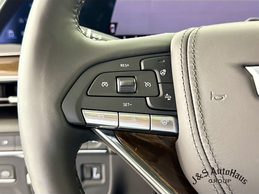 Used 2024 Cadillac Escalade Sport Platinum w/ LPO, ONYX Package AWD/4WD image 13