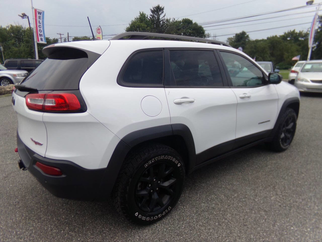 Used 2018 Jeep Cherokee Trailhawk w/ Cold Weather Group image 7