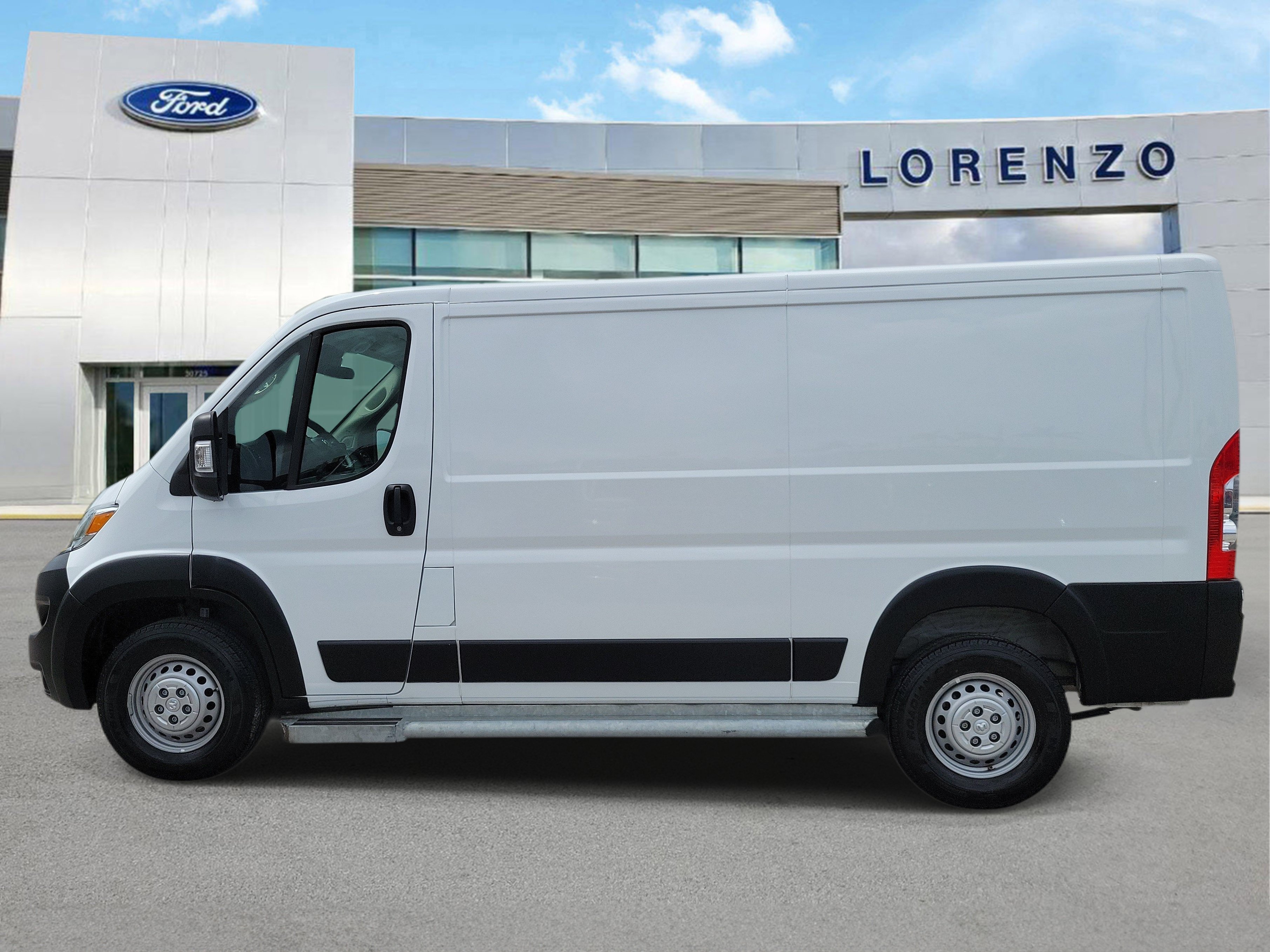 Used 2025 RAM ProMaster 2500 w/ U-Haul Equipment Group FWD image 8