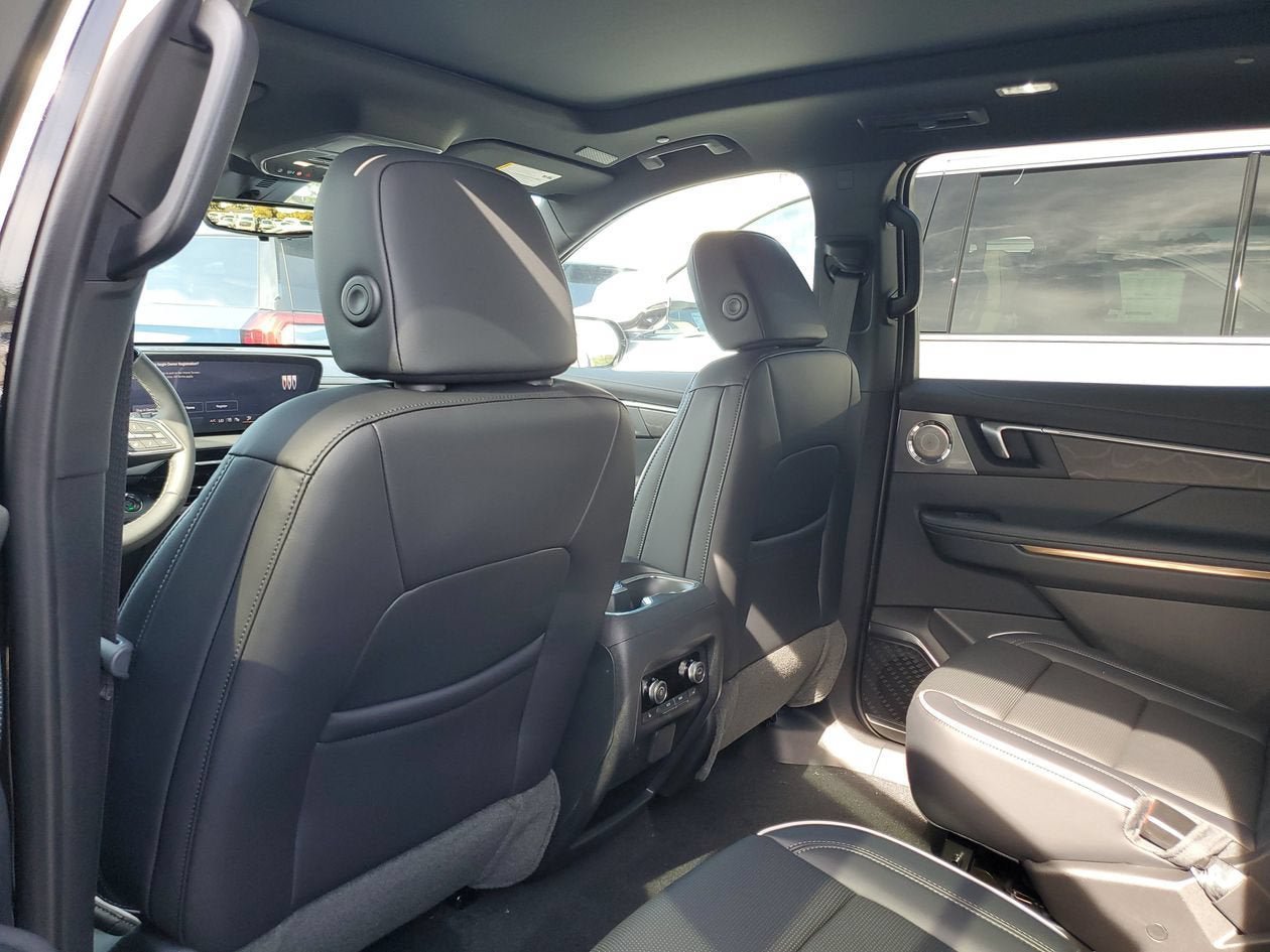 New 2026 Buick Enclave Avenir w/ Super Cruise Package FWD image 10