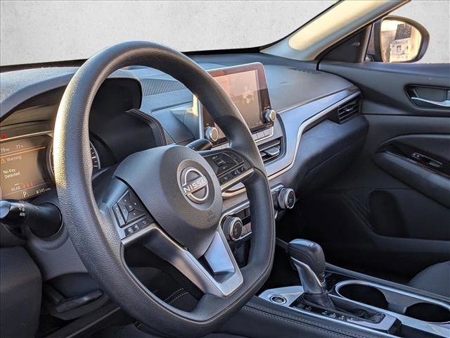 Used 2023 Nissan Altima 2.5 SV image 9