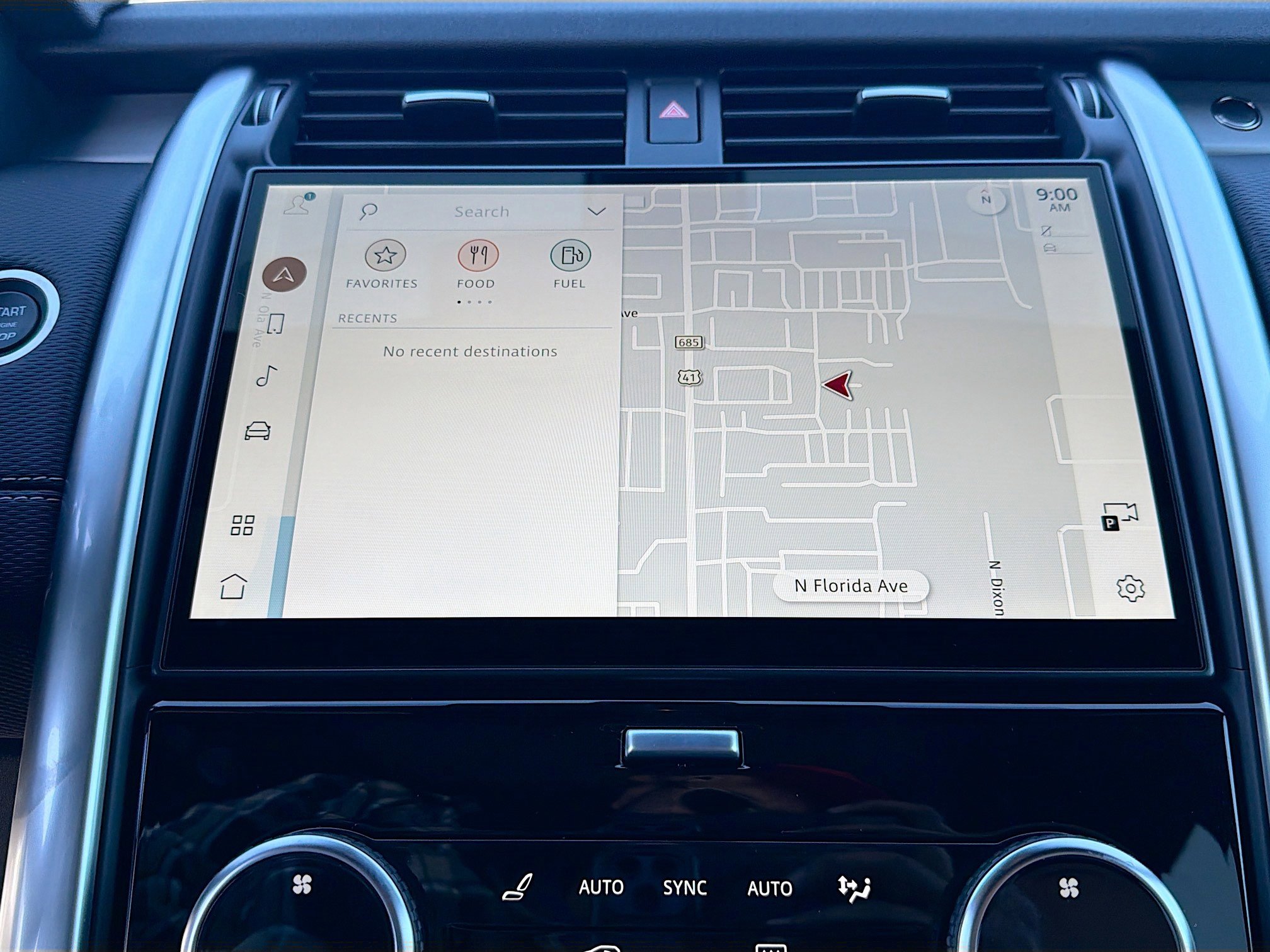 New 2026 Land Rover Discovery Dynamic SE image 32