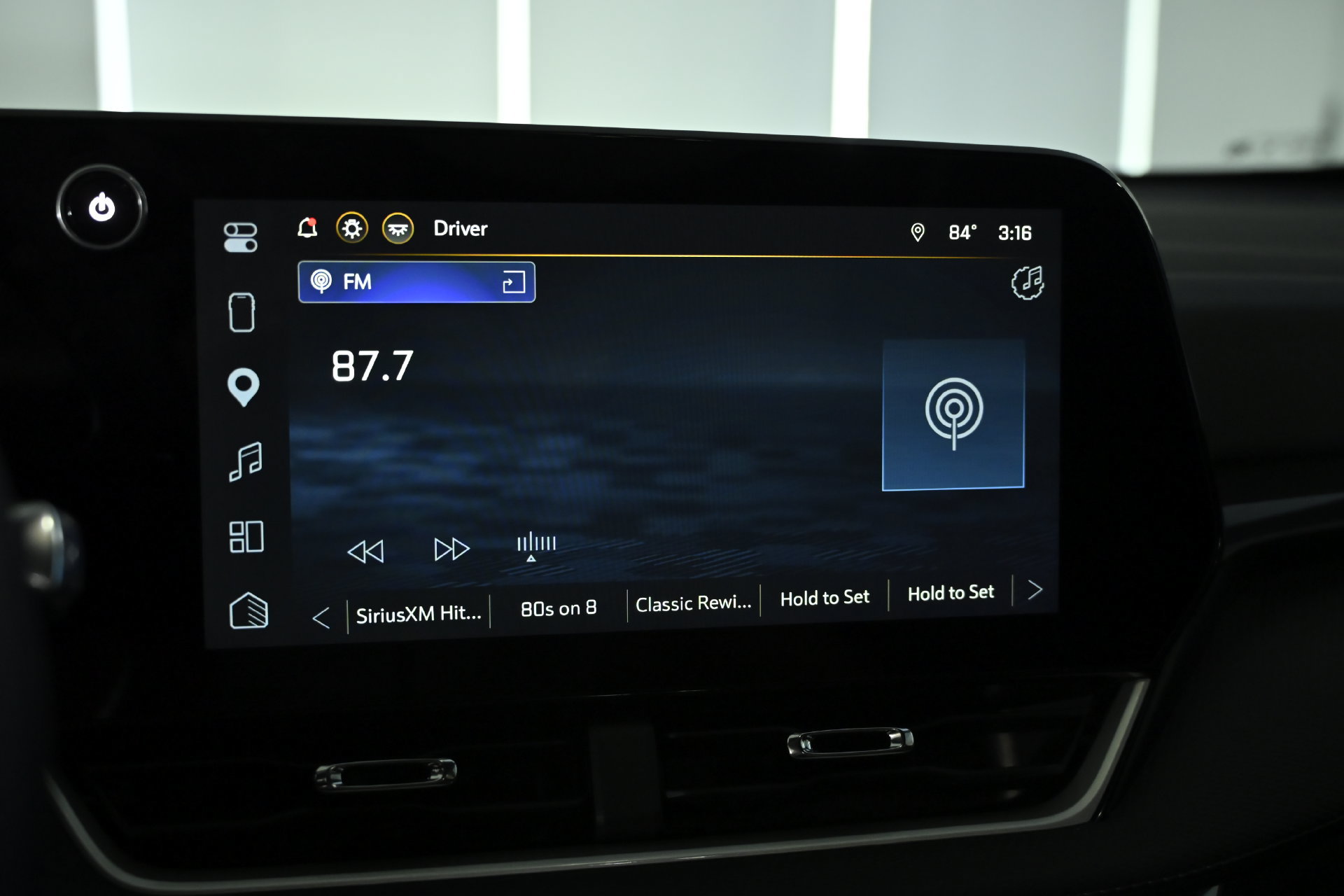 Used 2026 Chevrolet Equinox LT w/ Safety and Technology Package FWD image 27
