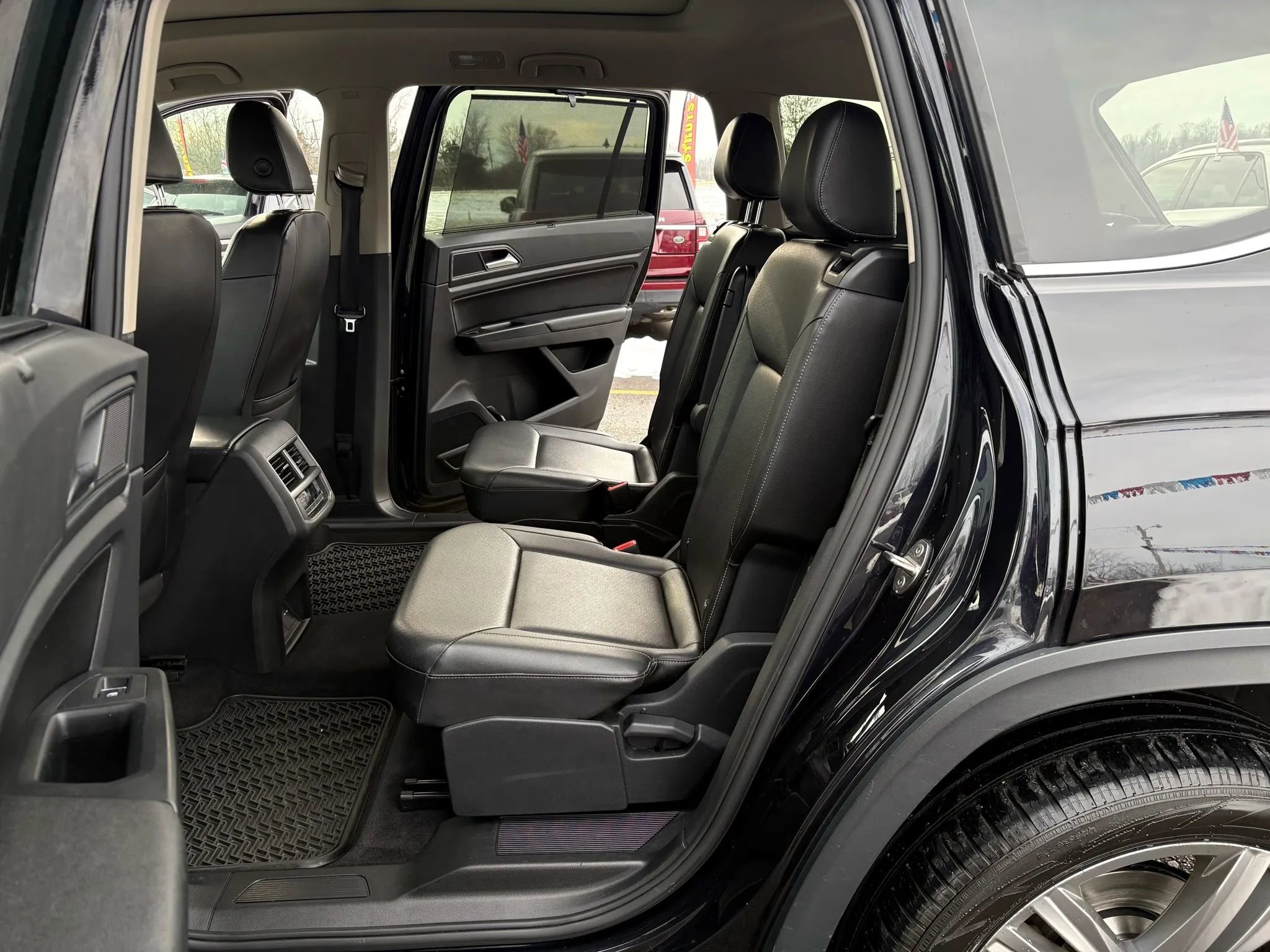 Used 2018 Volkswagen Atlas SEL w/ R-Line Package image 21