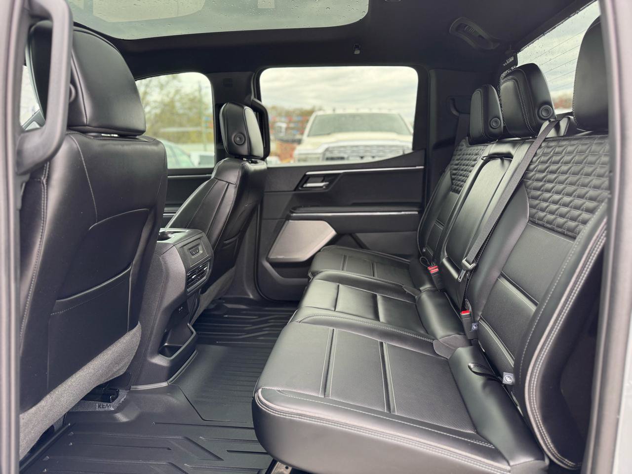 Used 2024 GMC Sierra EV Denali AWD/4WD image 20