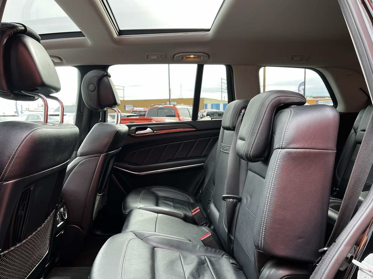 Used 2016 Mercedes-Benz GL 550 4MATIC image 12
