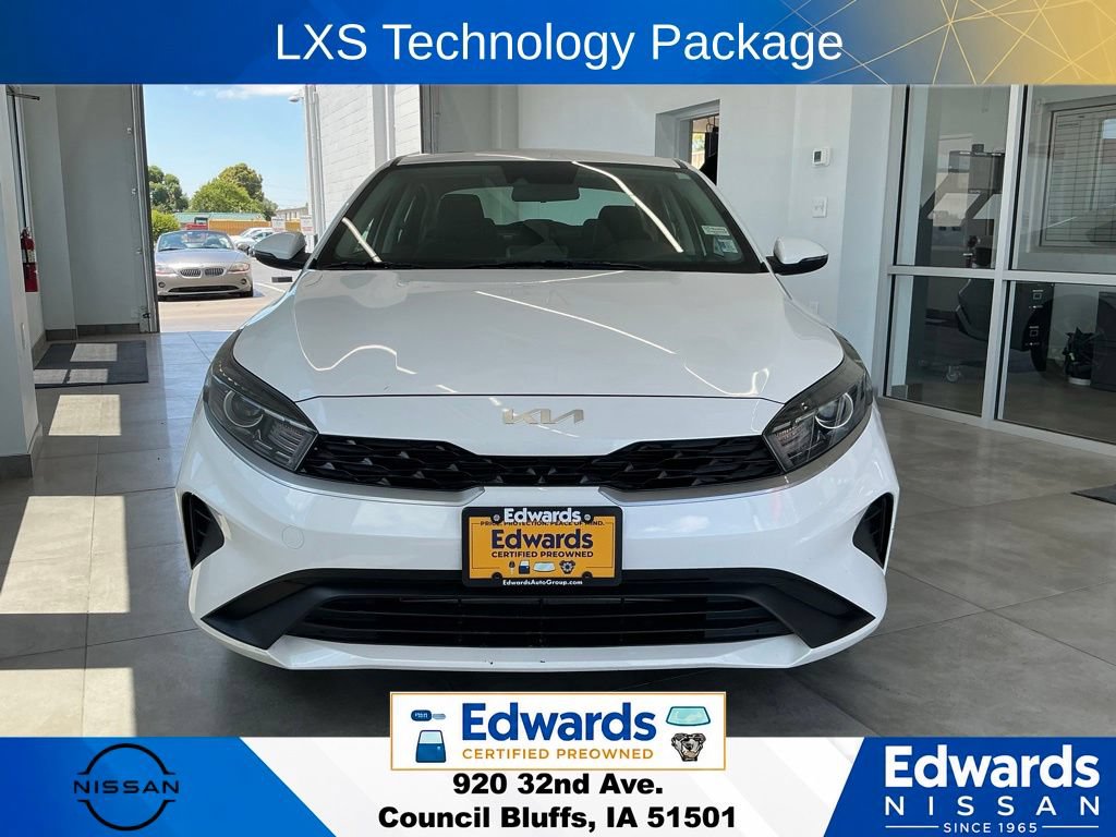 Used 2023 Kia Forte LXS w/ LXS Technology Package FWD image 3