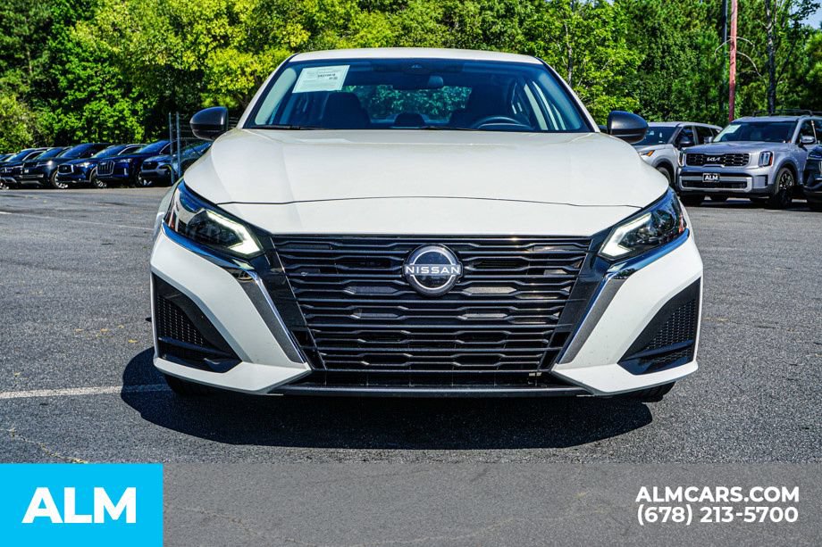 Used 2025 Nissan Altima 2.5 SV FWD image 9