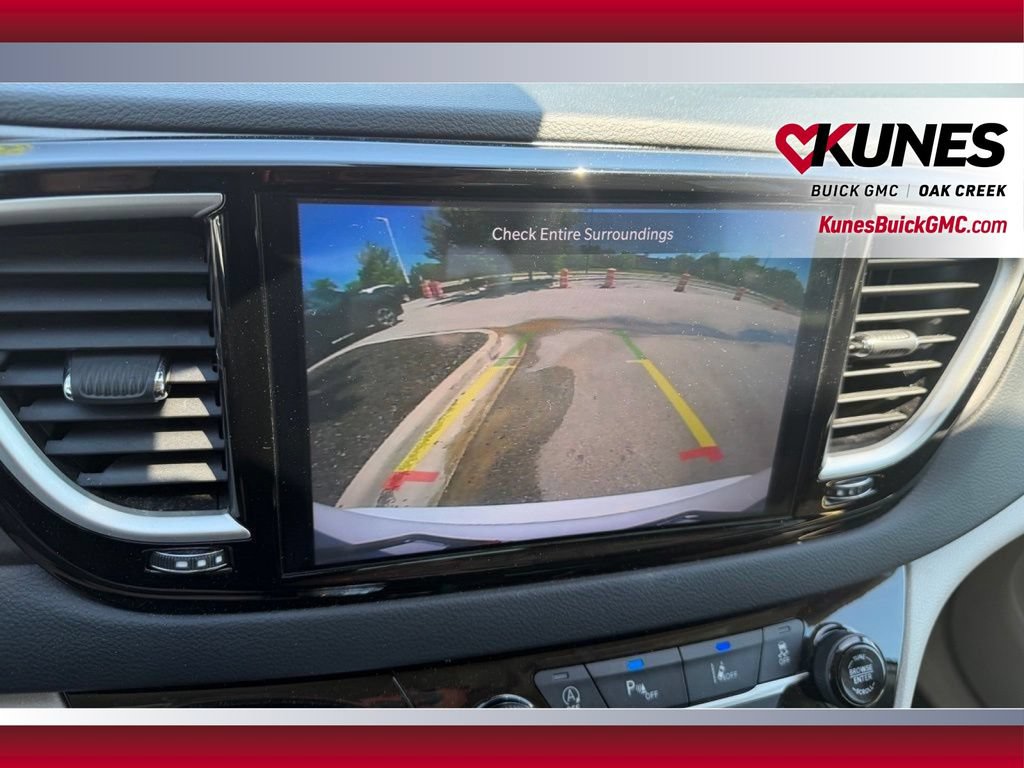 Used 2023 Chrysler Pacifica Touring-L FWD image 27