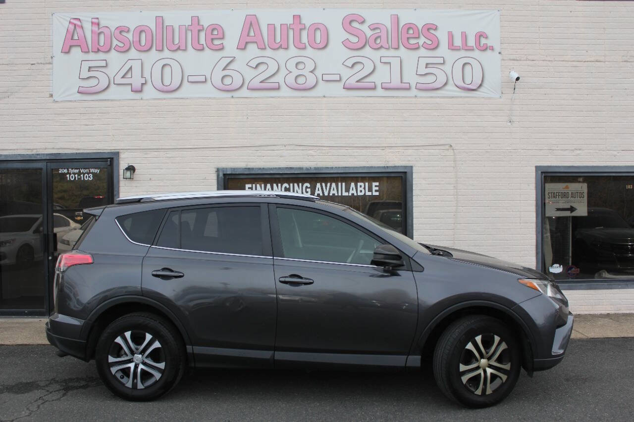 Used 2016 Toyota RAV4 LE image 1