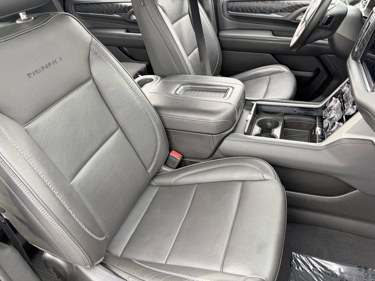 Used 2023 GMC Yukon Denali image 10