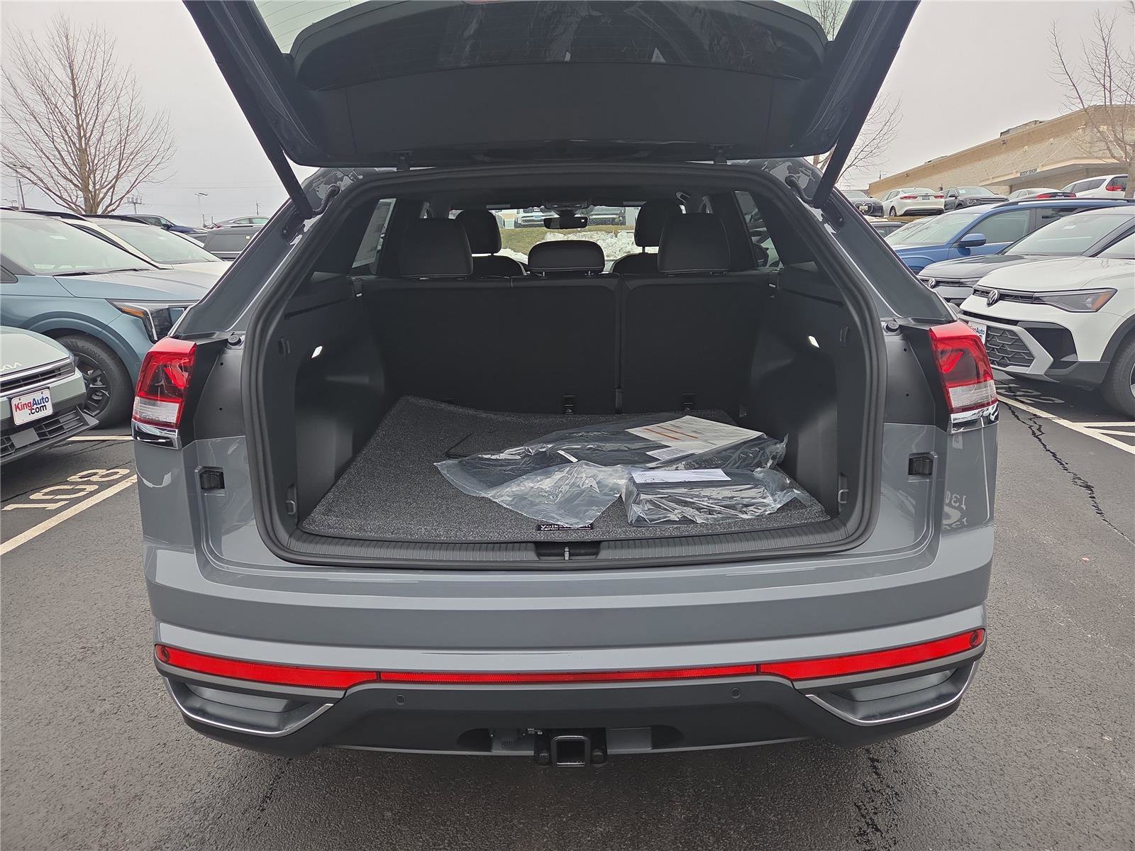 New 2026 Volkswagen Atlas Cross Sport SE image 5