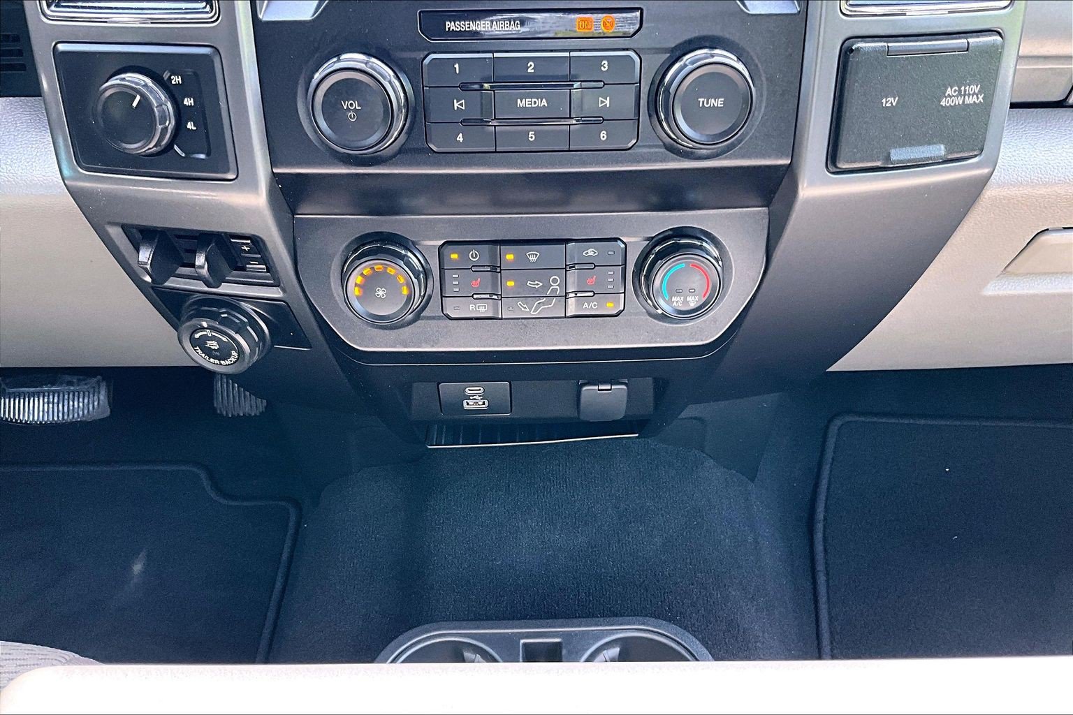 Certified 2020 Ford F450 XLT w/ XLT Premium Package AWD/4WD image 24