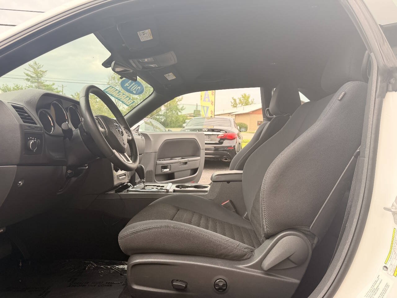 Used 2014 Dodge Challenger SXT RWD image 15