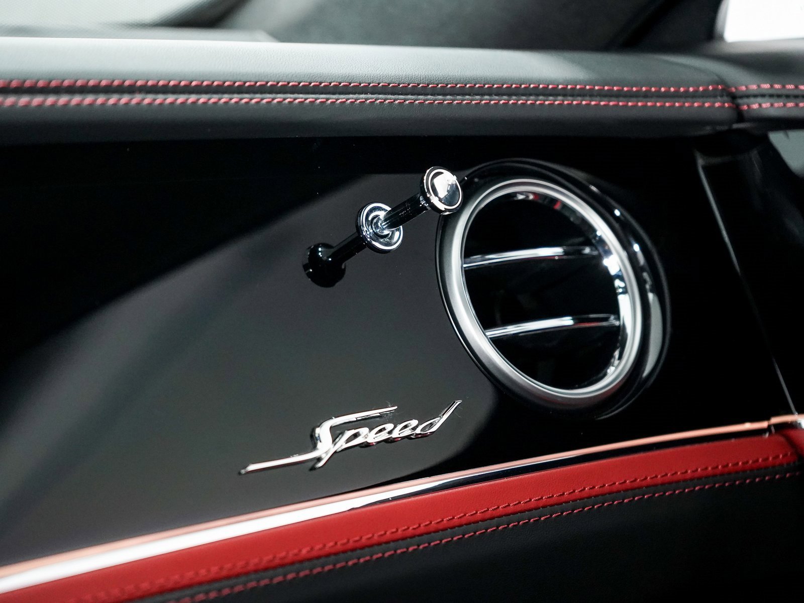 Certified 2025 Bentley Flying Spur Plug-In Hybrid image 42