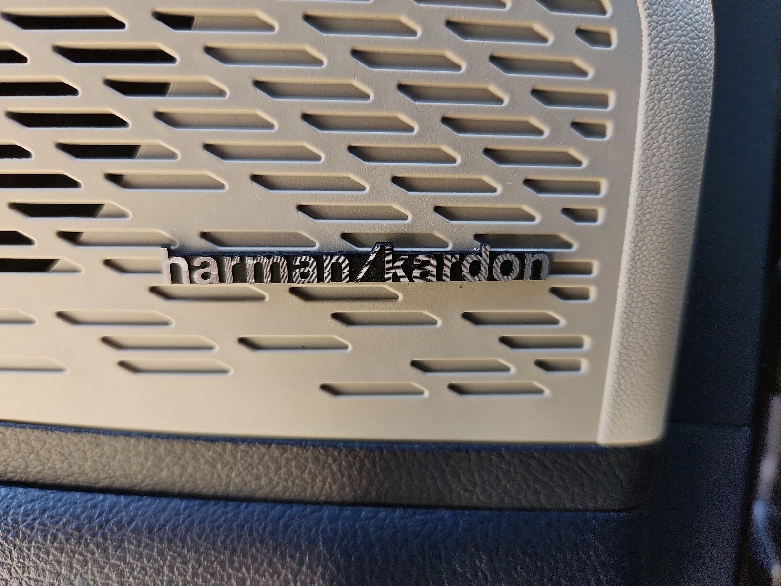 Used 2024 Hyundai Palisade Limited image 13