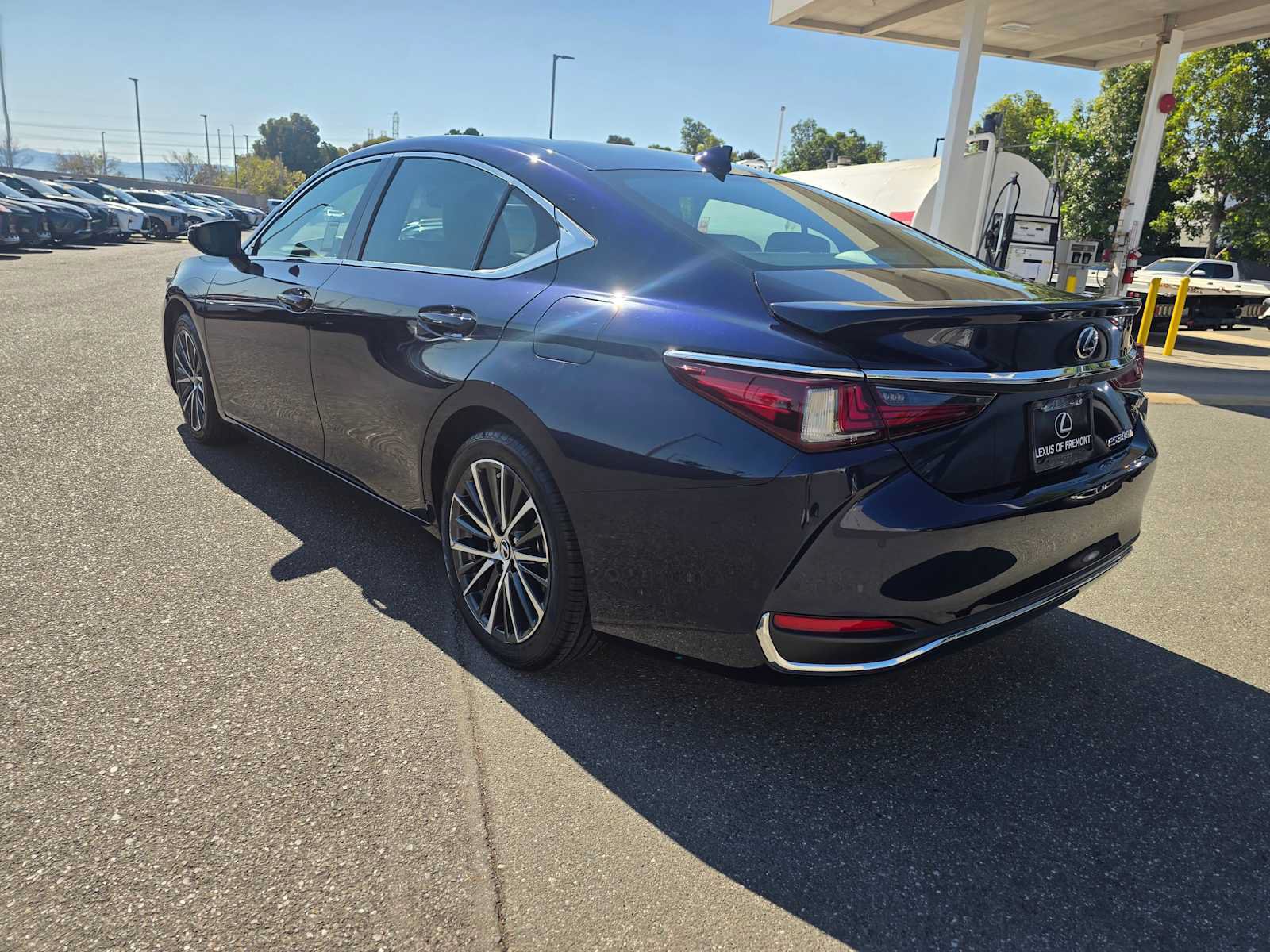 Used 2024 Lexus ES 300h w/ Premium Package FWD image 5