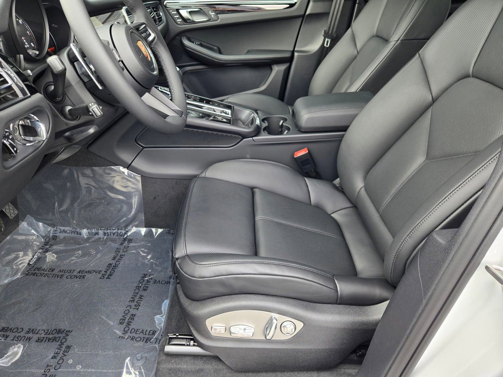 New 2026 Porsche Macan AWD/4WD image 25