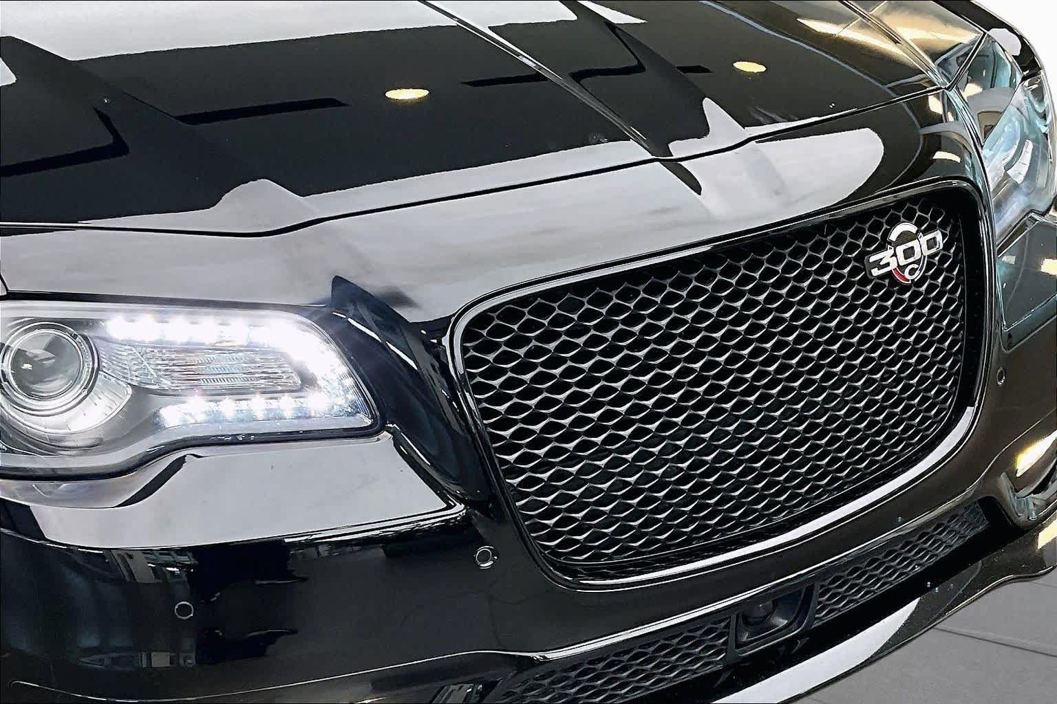 Used 2023 Chrysler 300 C RWD image 32