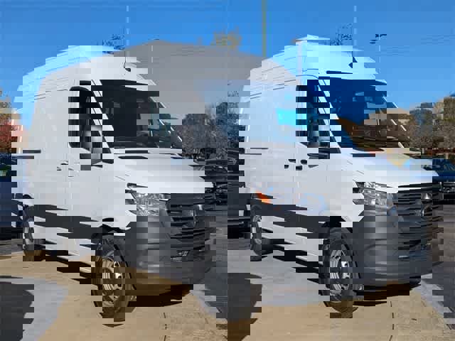 Used 2025 Mercedes-Benz Sprinter 2500 image 16