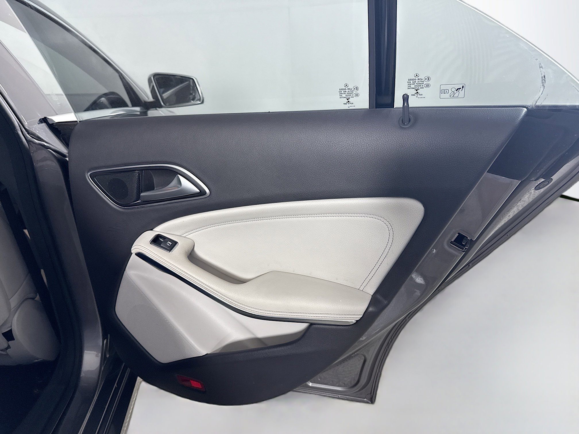 Used 2018 Mercedes-Benz CLA 250 image 27