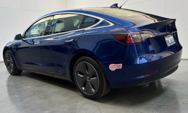 Used 2020 Tesla Model 3 Standard Range Plus RWD image 4