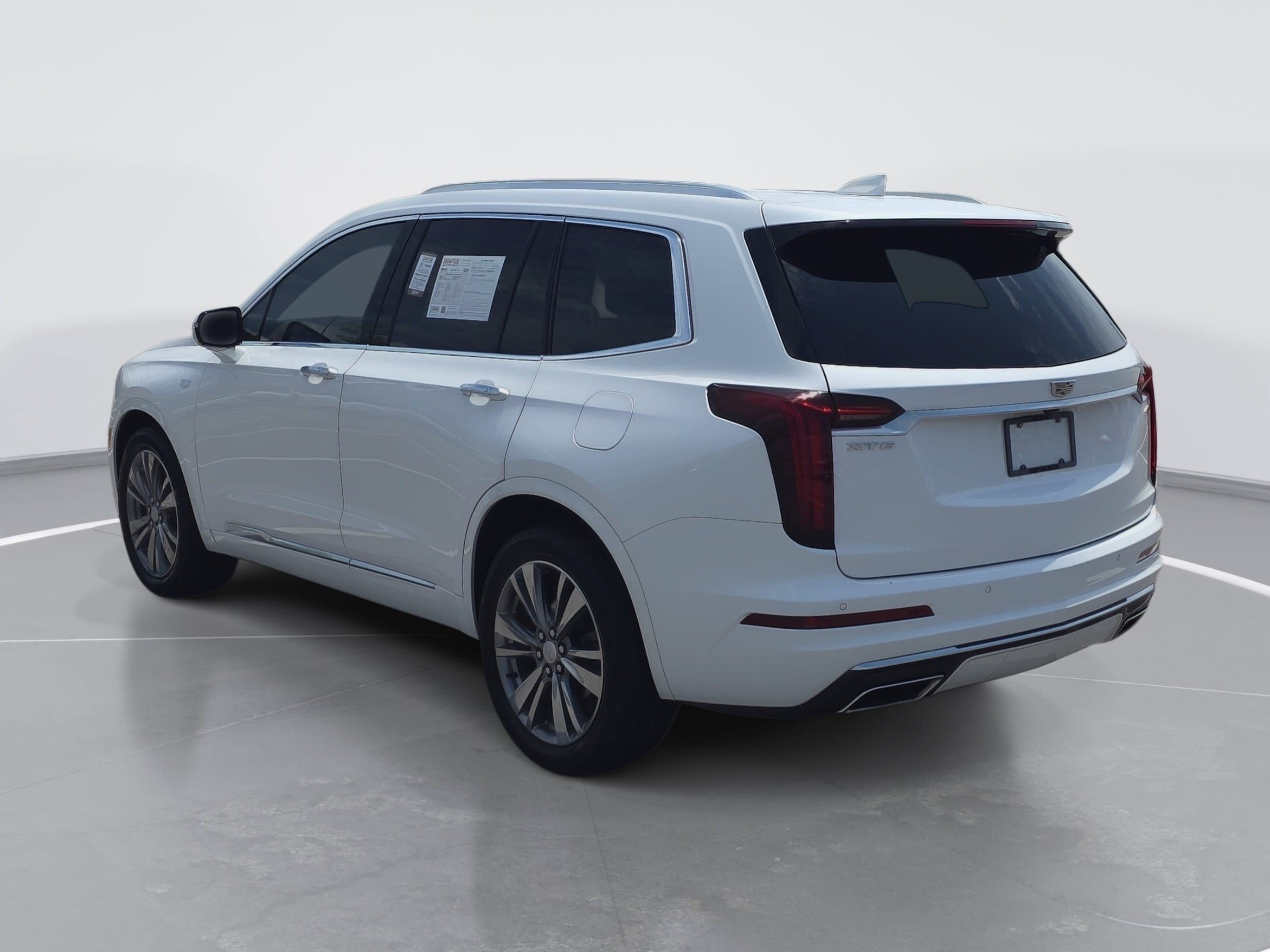 Used 2021 Cadillac XT6 Premium Luxury FWD image 5